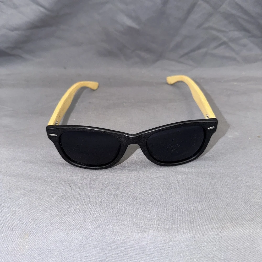 Adam‎ Levine Sunglasses 222